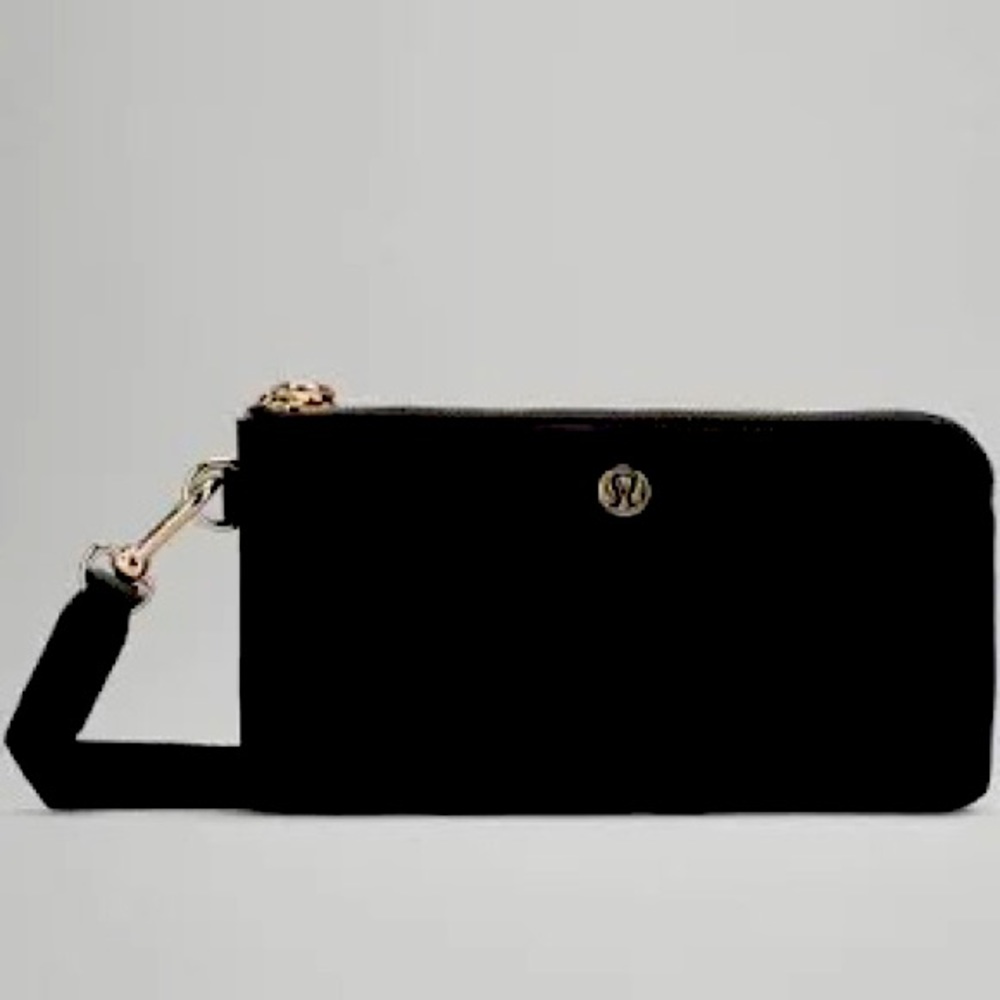 Lululemon curved wristlit